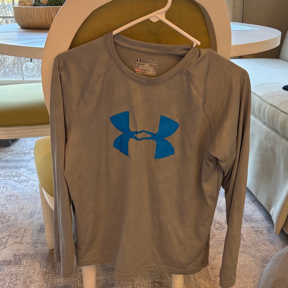 Under Armour Kids Long Sleeve Shirt in Gray with Blue Logo